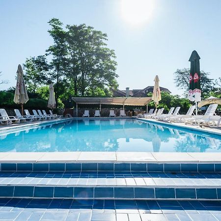 Atos Srebrno Jezero - Villa And Restaurant Veliko Gradište Exterior foto