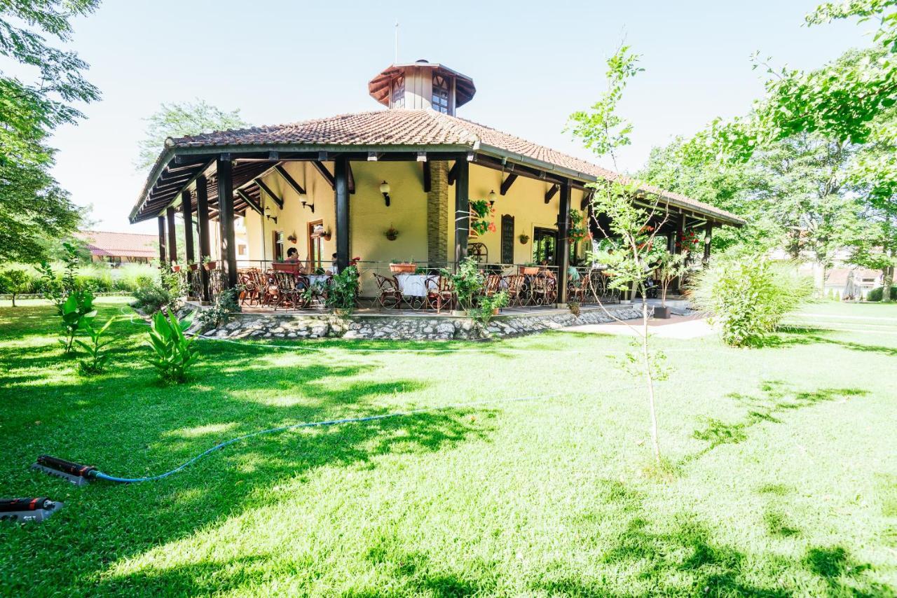 Atos Srebrno Jezero - Villa And Restaurant Veliko Gradište Exterior foto