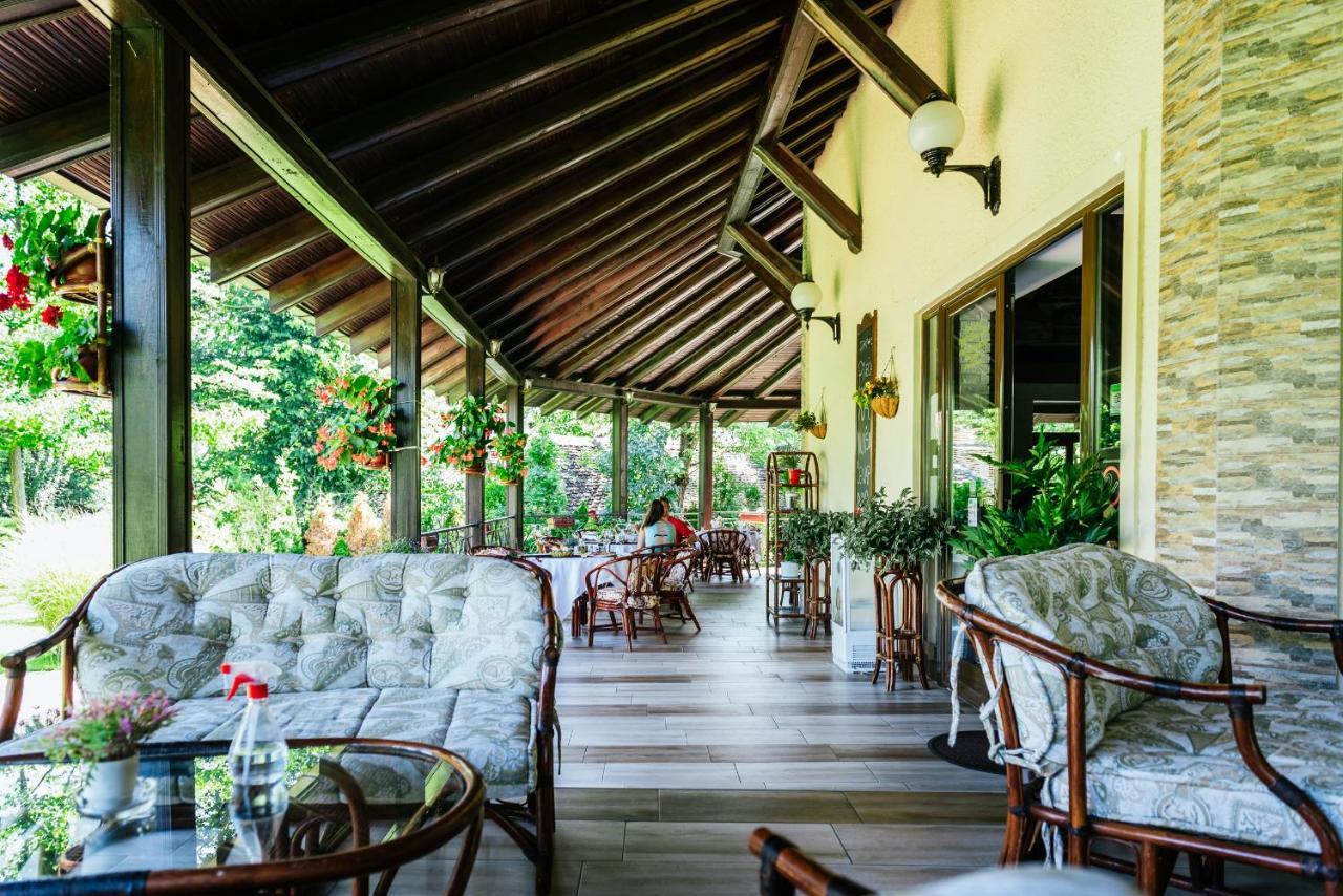 Atos Srebrno Jezero - Villa And Restaurant Veliko Gradište Exterior foto