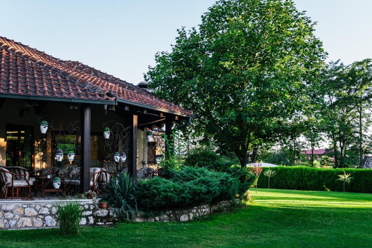 Atos Srebrno Jezero - Villa And Restaurant Veliko Gradište Exterior foto